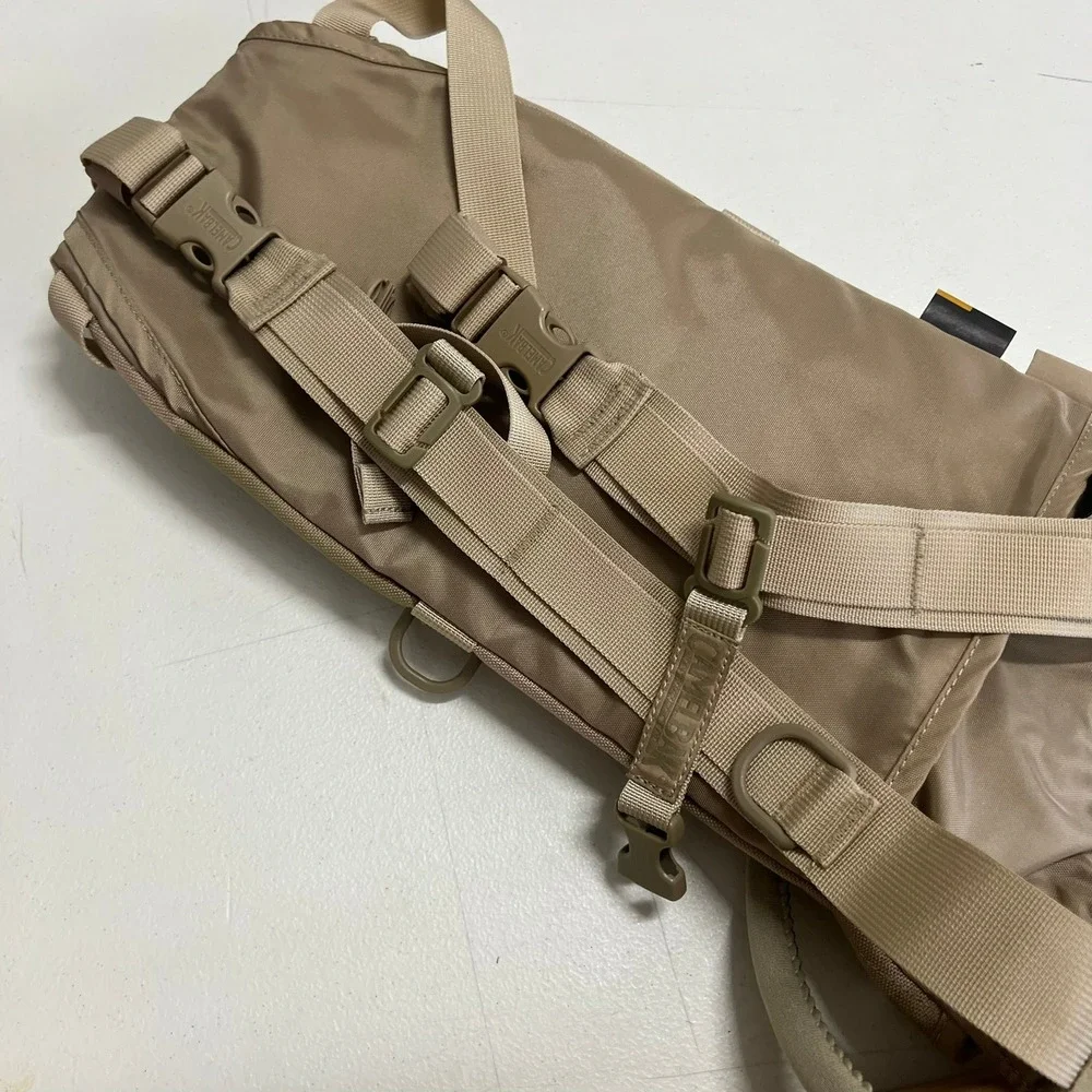 CamelBak Maximum Gear Hydration Pack 2L Desert Camo Cordura‎ Tactical Reservoir